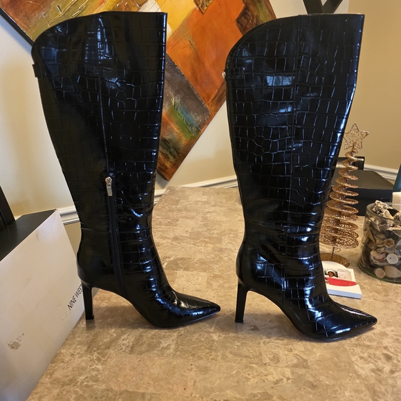 Nine West Black Croc-Embossed Heeled Boots - Picture 6 of 8